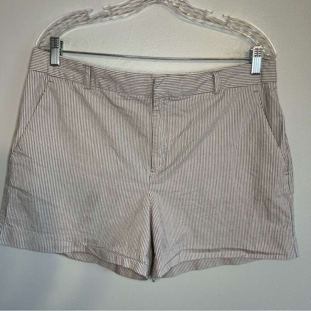 Banana Republic Cotton Sailor Blue White Striped Shorts Size 12 with Pockets